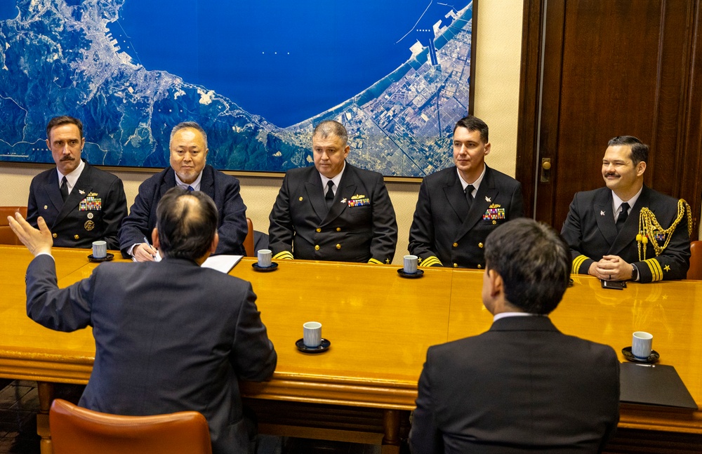 Destroyer Squadron 15 Leadership and USS Dewey's Commanding Officer Meets with Otaru Deputy Mayor