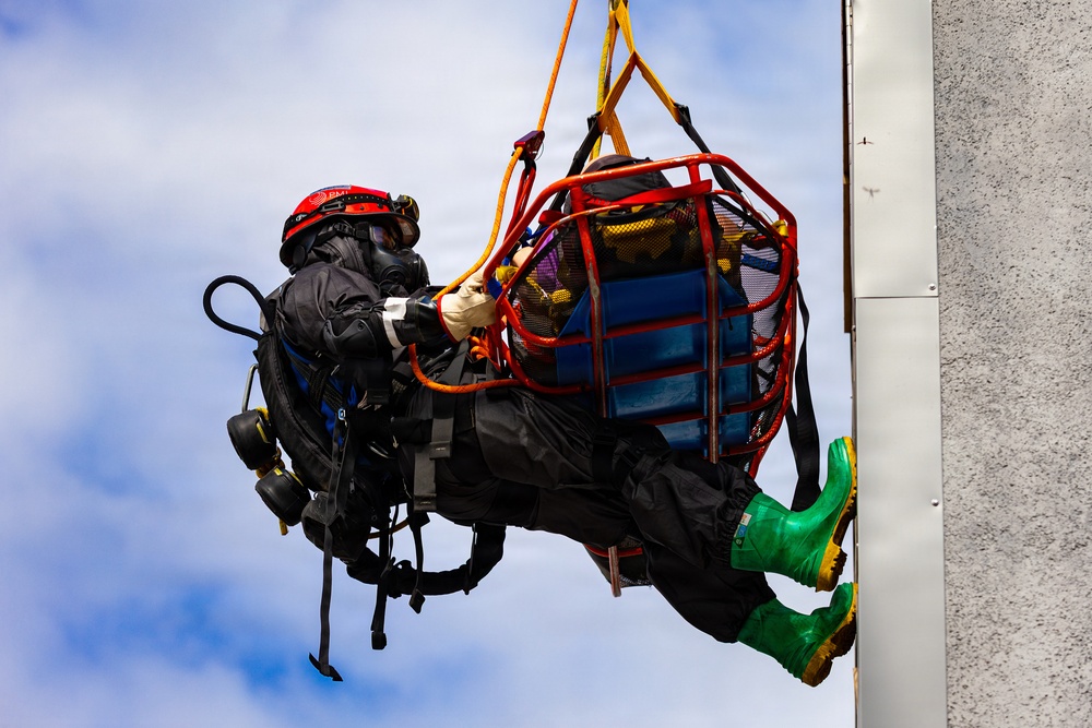 U.S. Army Soldiers execute a Defense CBRNE Response Force training evaluation