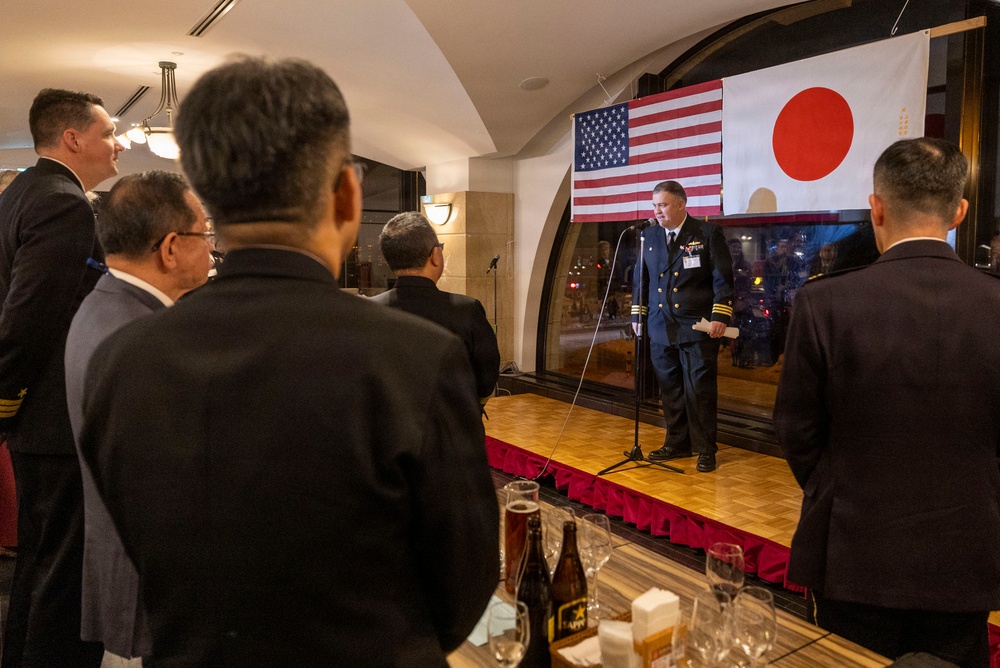 Otaru Community Leaders Hold a Welcome Reception for USS Dewey Sailors