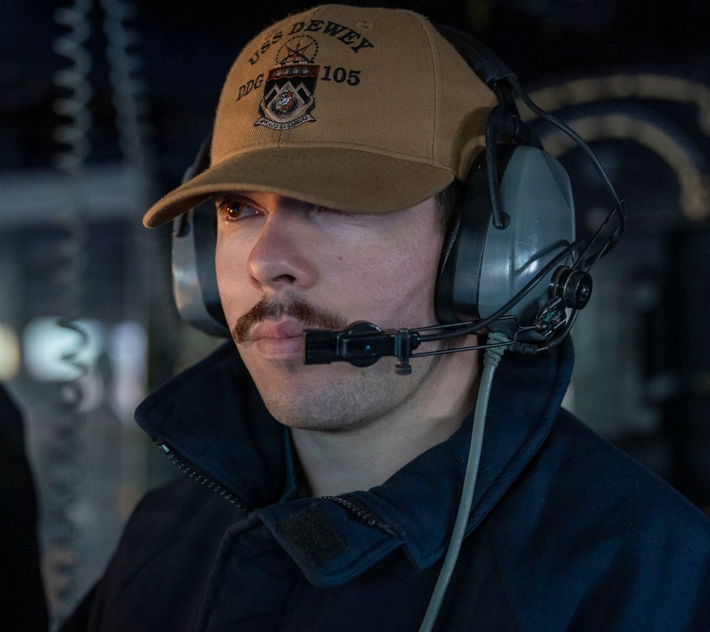 USS Dewey Conducts Sea and Anchor in Tokyo Bay