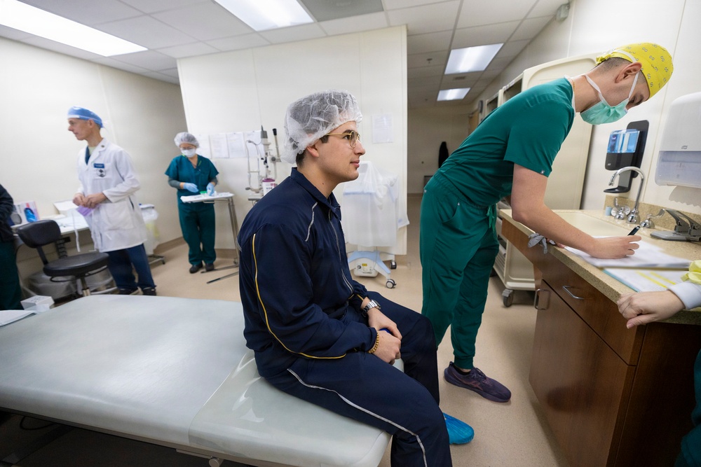 Clearing the vision barrier: Inside Walter Reed’s refractive surgery program