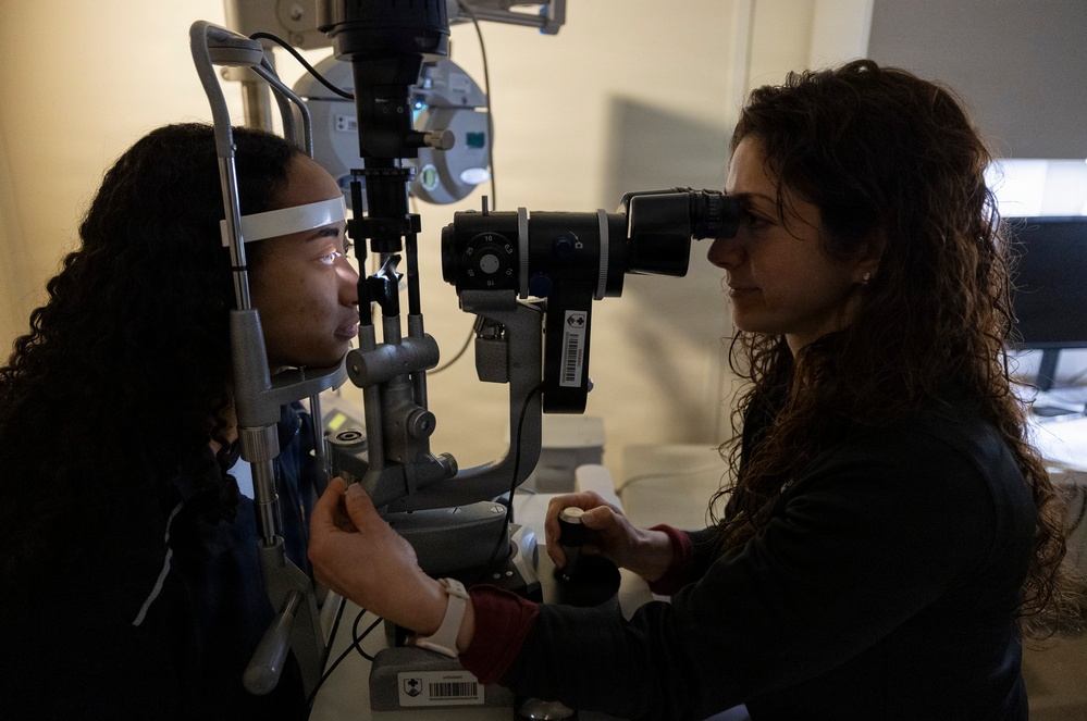 Clearing the vision barrier: Inside Walter Reed’s refractive surgery program