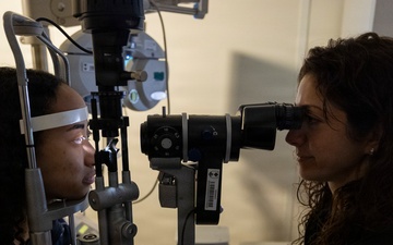 Clearing the vision barrier: Inside Walter Reed’s refractive surgery program