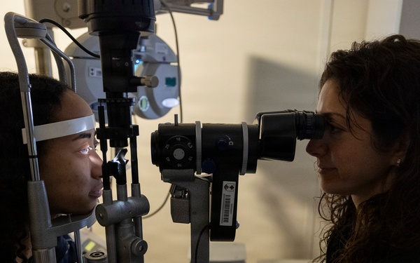 Clearing the vision barrier: Inside Walter Reed’s refractive surgery program