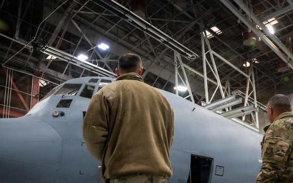 317th AW welcomes 18th AF command chief