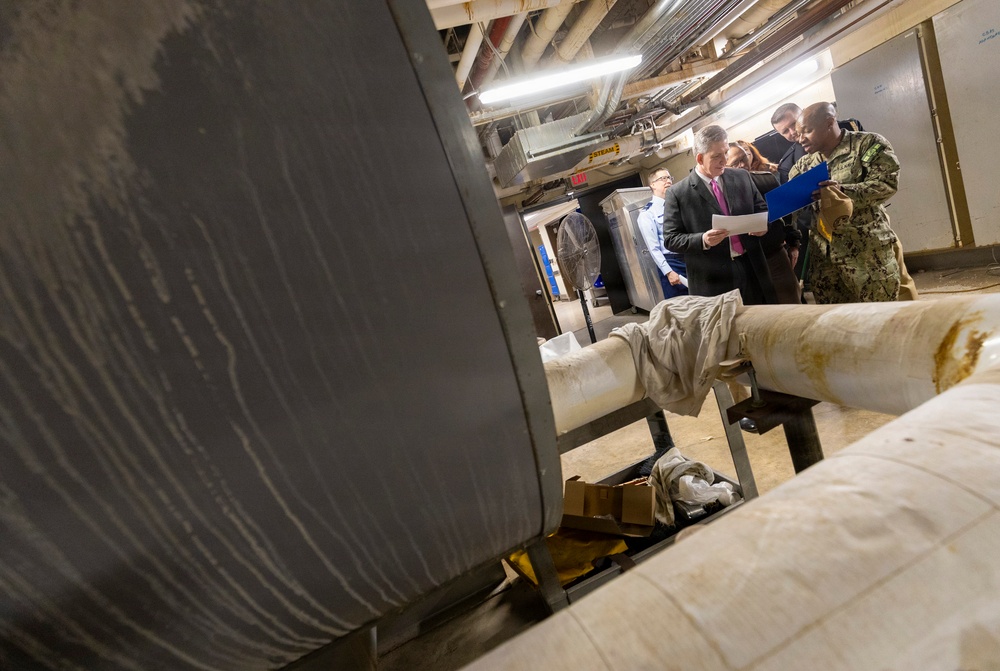 Assistant Secretary of War for Health Affairs visits Walter Reed