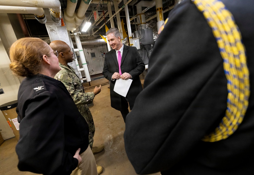 Assistant Secretary of War for Health Affairs visits Walter Reed