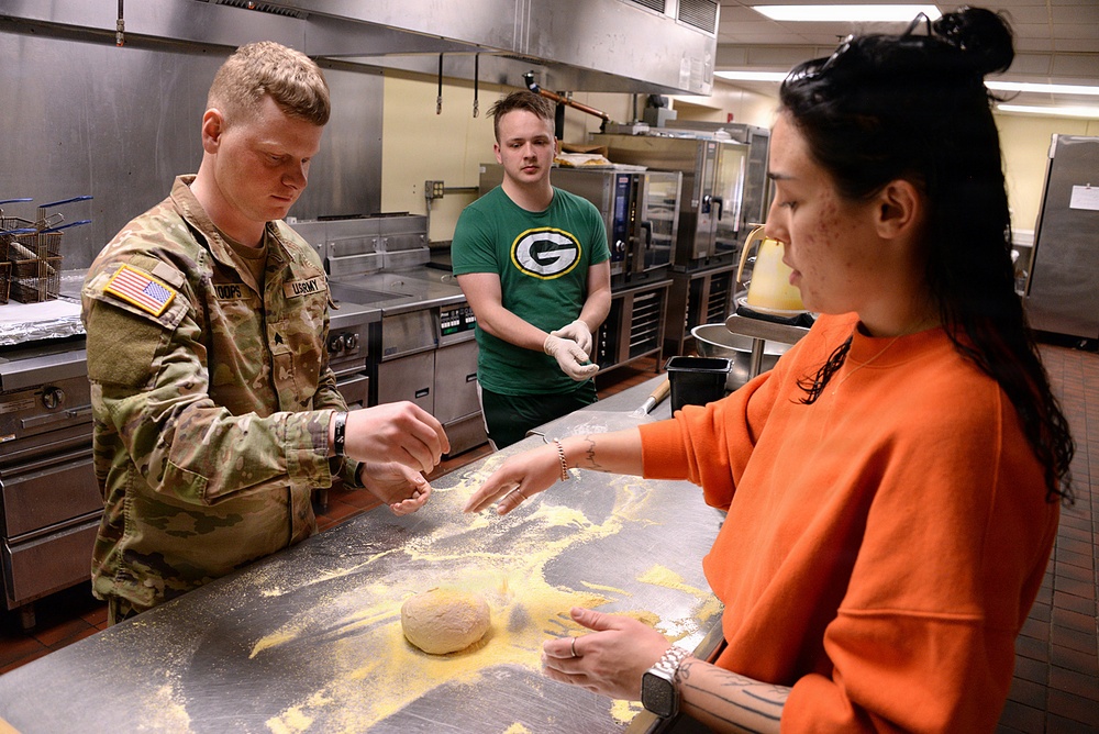 Fort Leavenworth BOSS pizza class