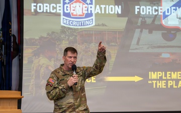 T2COM CG talks transformation during visit to MSCoE, FLW