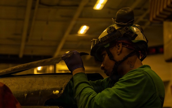 Abraham Lincoln Conducts Routine Aircraft Maintenance