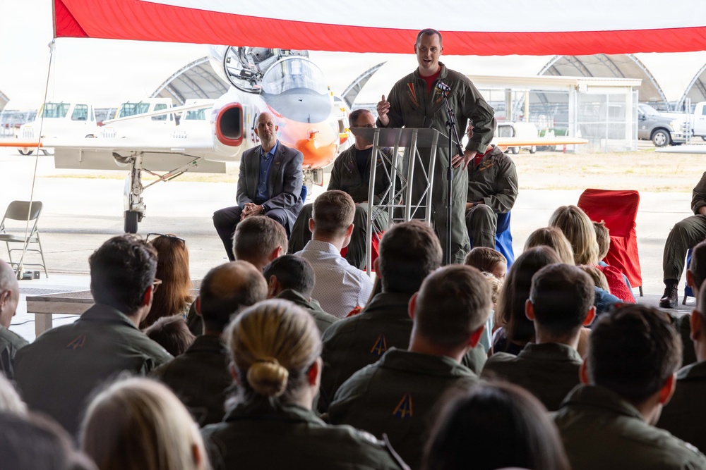 VT-86 Holds Change of Command