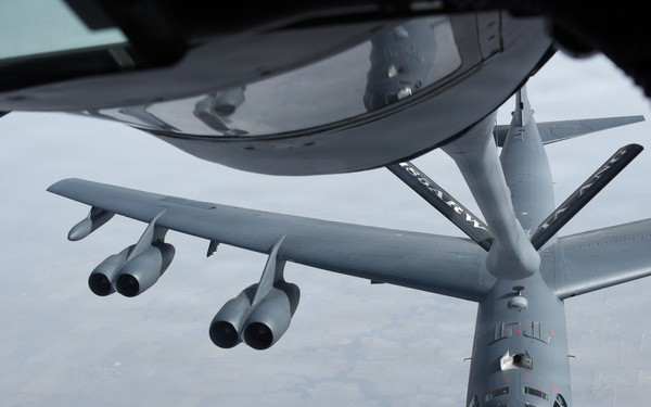 Refueling B-52H Stratofortresses