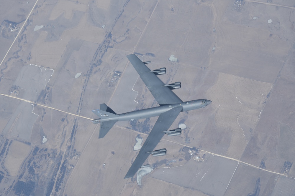 Refueling B-52H Stratofortresses