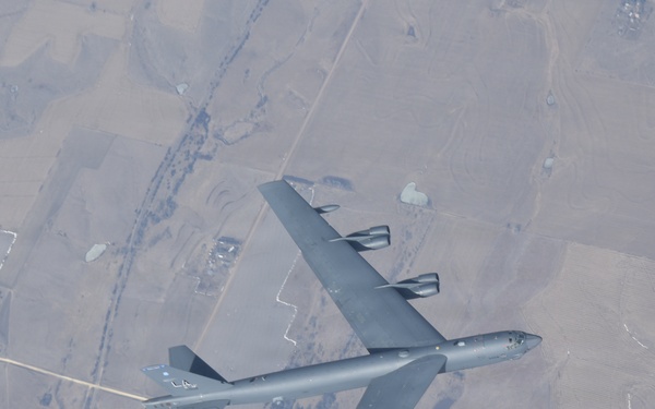Refueling B-52H Stratofortresses