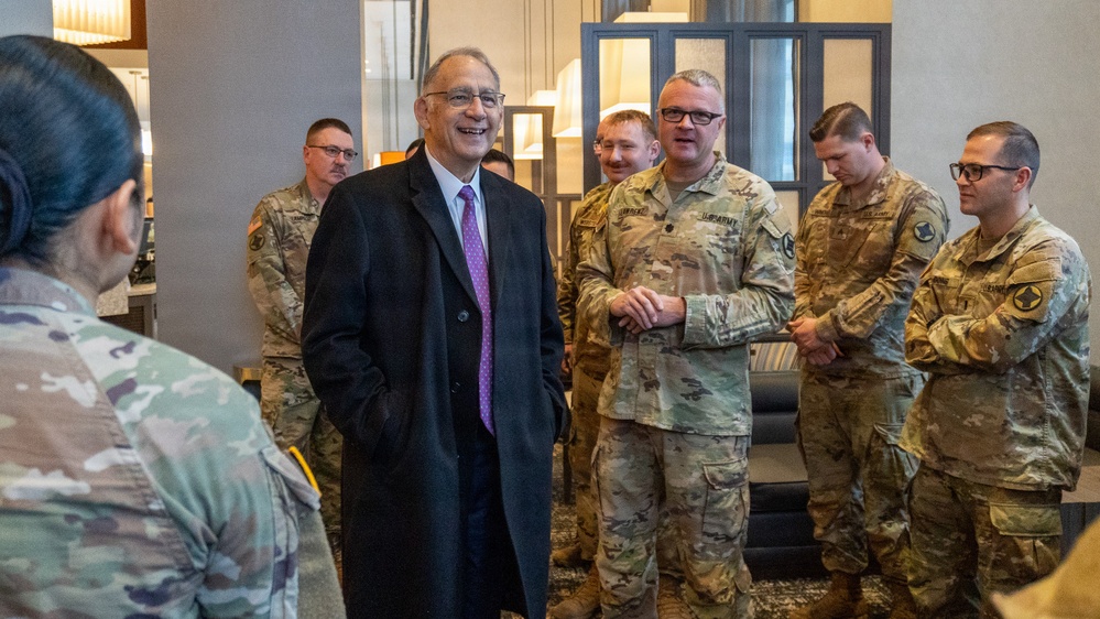 Arkansas Senator John Boozman visits National Guard Members Supporting D.C Safe and Beautiful Mission