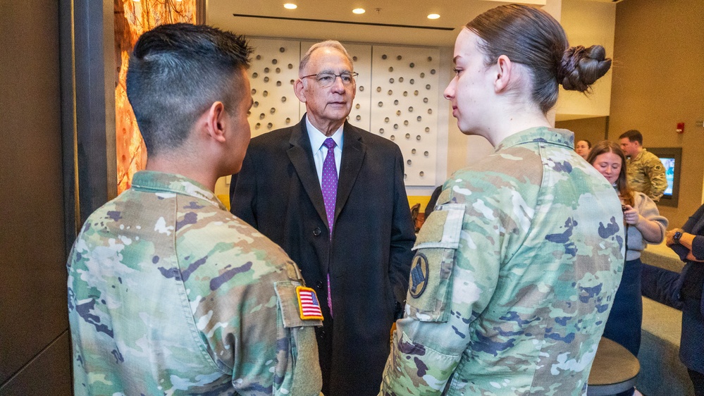 Arkansas Senator John Boozman visits National Guard Members Supporting D.C Safe and Beautiful Mission