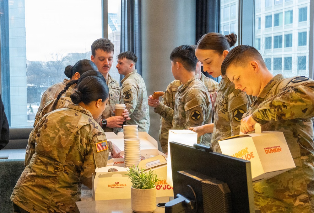 Arkansas Senator John Boozman visits National Guard Members Supporting D.C Safe and Beautiful Mission