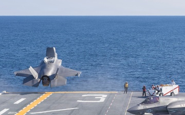 Kearsarge Conducts F-35 Flight Operations