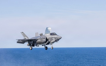 Kearsarge Conducts F-35 Flight Operations