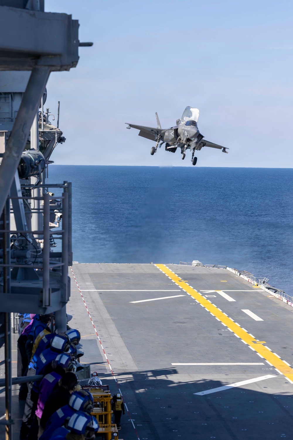 KEARSARGE CONDUCTS F-35 FLIGHT OPERATIONS