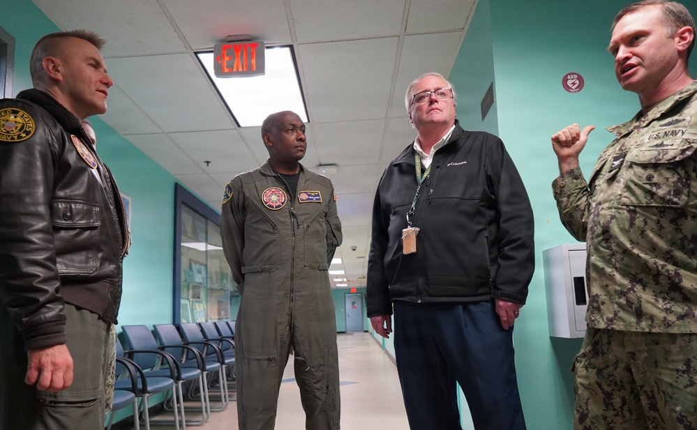 Commander, Navy Region Mid-Atlantic REGCOM visits the Huntington Hall Naval Berthing Facility in Newport News