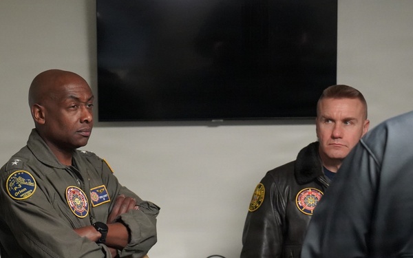 Commander, Navy Region Mid-Atlantic REGCOM visits the Huntington Hall Naval Berthing Facility in Newport News