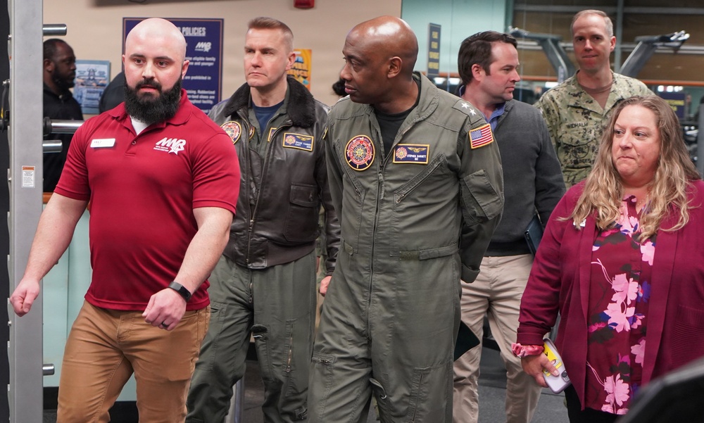 Commander, Navy Region Mid-Atlantic REGCOM visits the Huntington Hall Naval Berthing Facility in Newport News