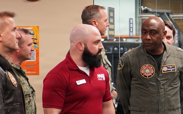 Commander, Navy Region Mid-Atlantic REGCOM visits the Huntington Hall Naval Berthing Facility in Newport News