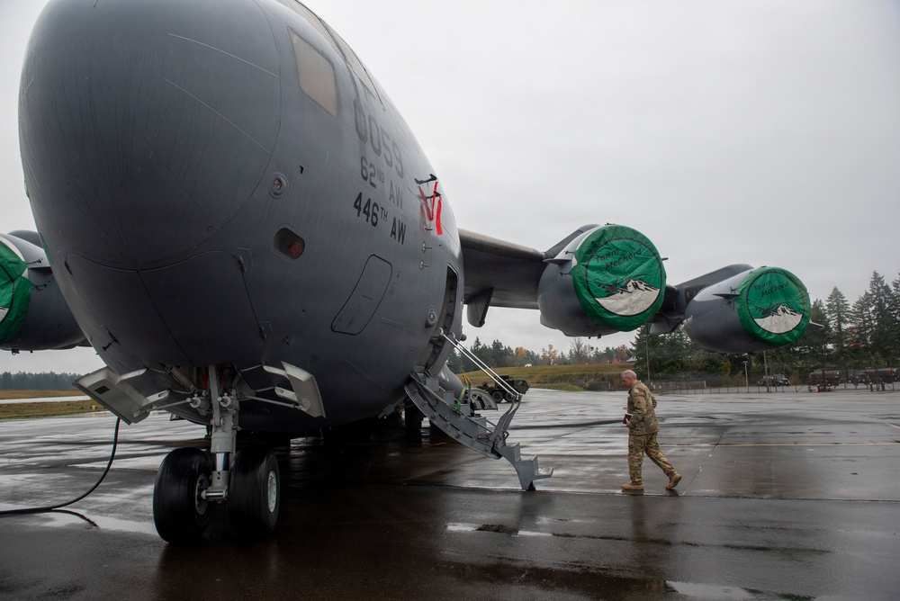 18th AF visits Team McChord