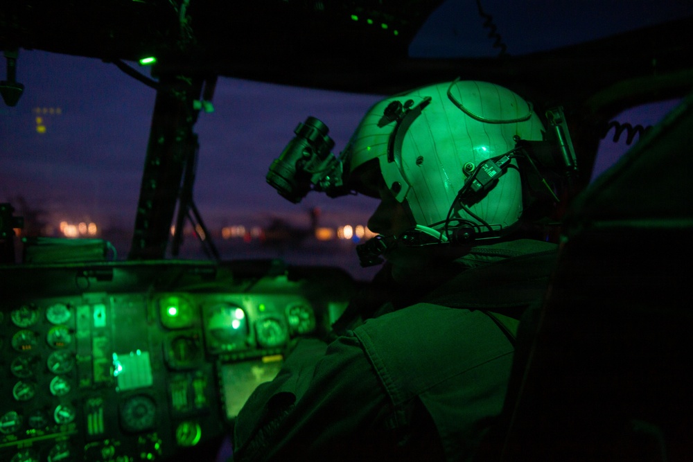 HMH-465 conduct aerial gunnery qualification