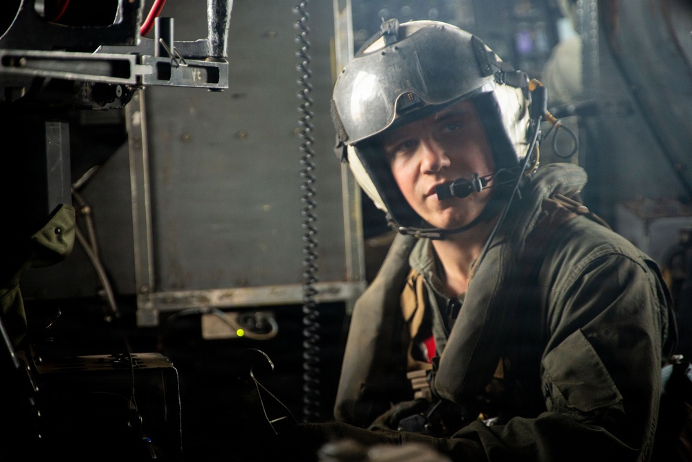 HMH-465 Conduct flight operations