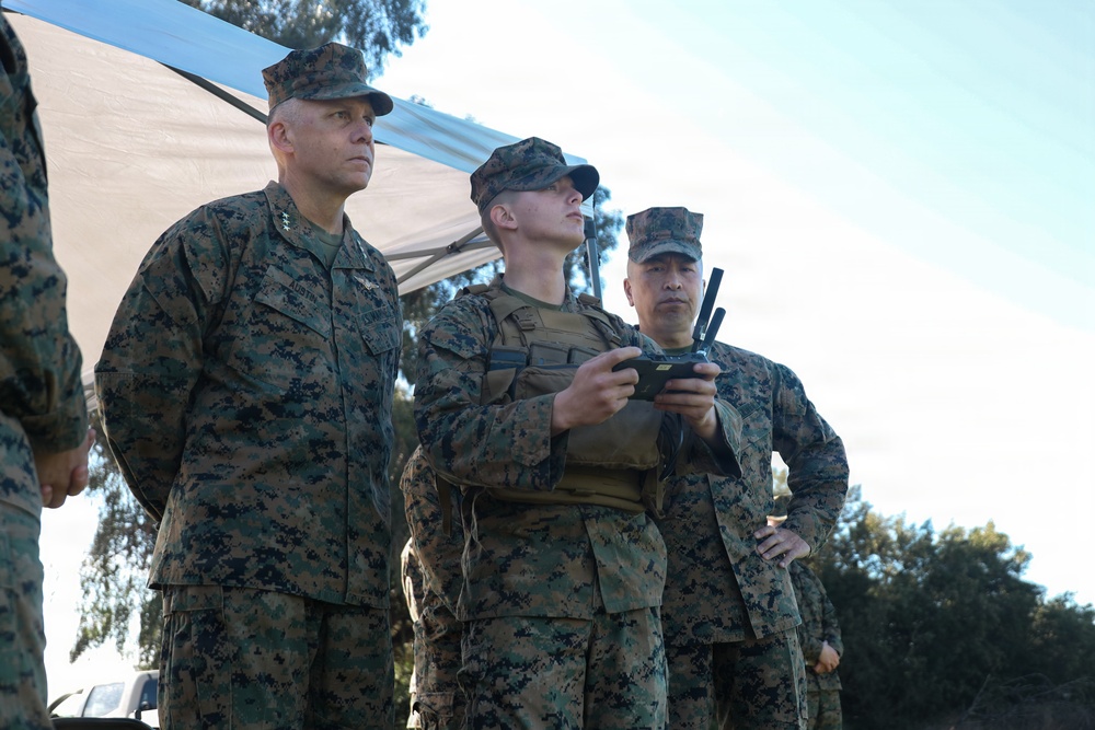 Lt. Gen. Eric Austin visits U.S. Marines with 1st MARDIV