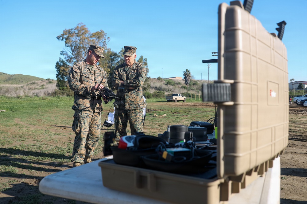 Lt. Gen. Eric Austin visits U.S. Marines with 1st MARDIV