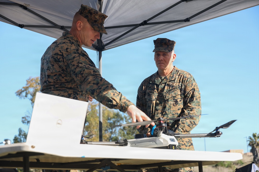 Lt. Gen. Eric Austin visits U.S. Marines with 1st MARDIV