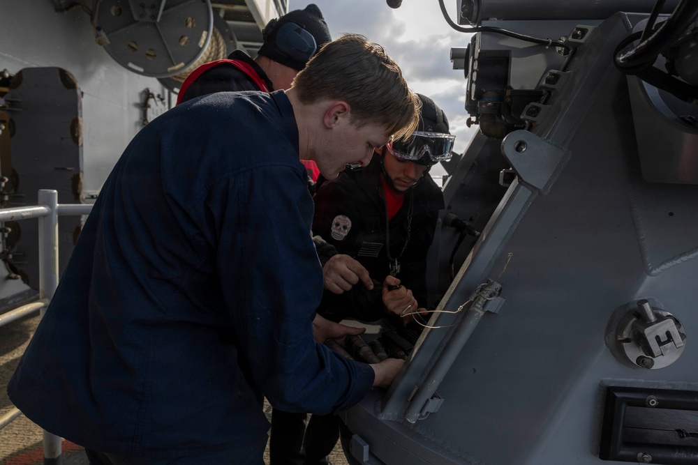 Kearsarge Conducts A Mark 38 Gun Shoot