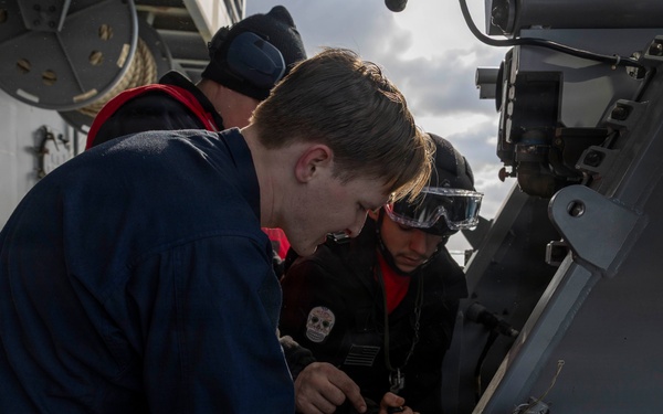 Kearsarge Conducts A Mark 38 Gun Shoot