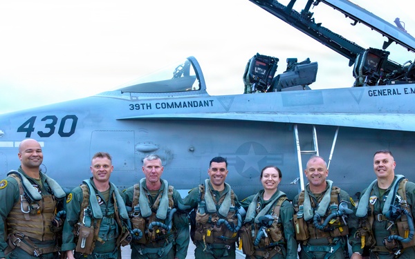 Commandant and CG F/A18 Flight