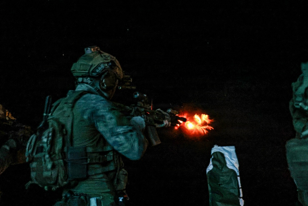 22nd MEU(SOC) | MSPF Conducts a Live-Fire Range Aboard USS Iwo Jima