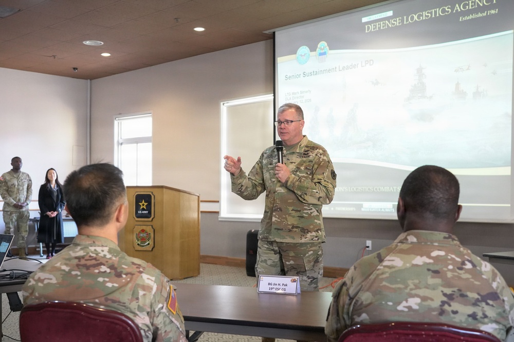 Simerly engages Area IV leaders during LPD