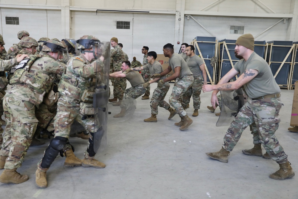 South Carolina National Guard Soldiers conduct security operations training at Joint Base Anacostia-Bolling