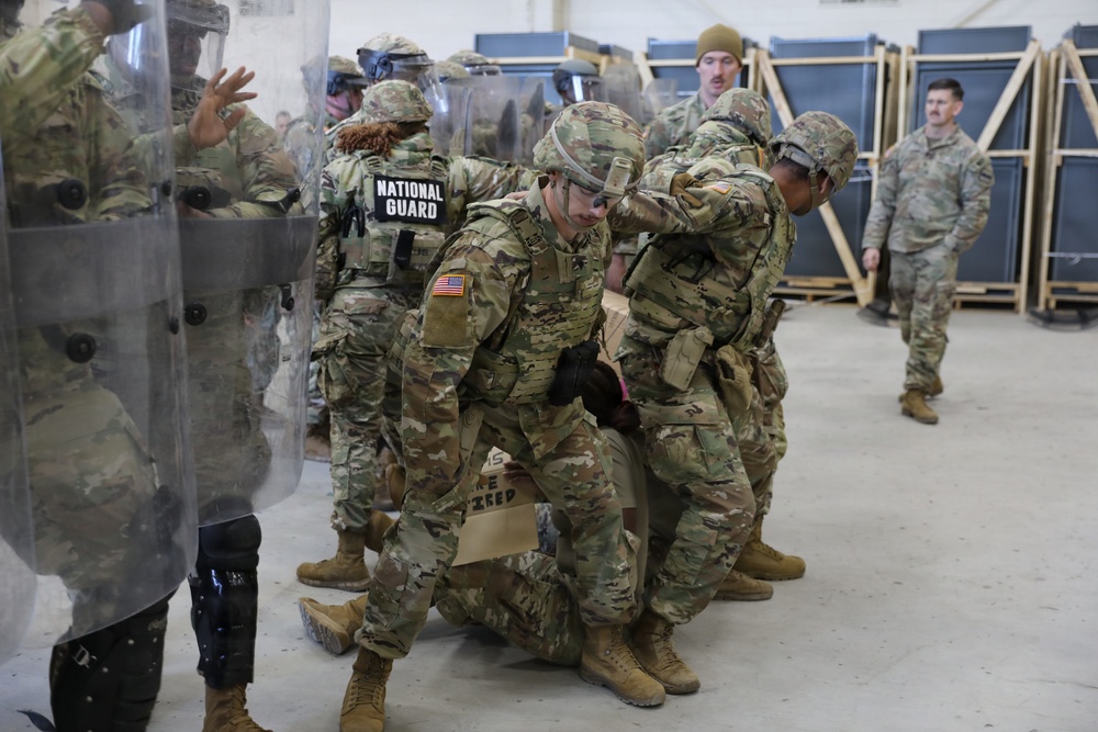 South Carolina National Guard Soldiers conduct security operations training at Joint Base Anacostia-Bolling