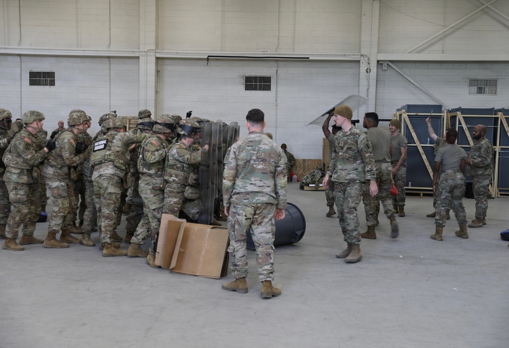 South Carolina National Guard Soldiers conduct security operations training at Joint Base Anacostia-Bolling