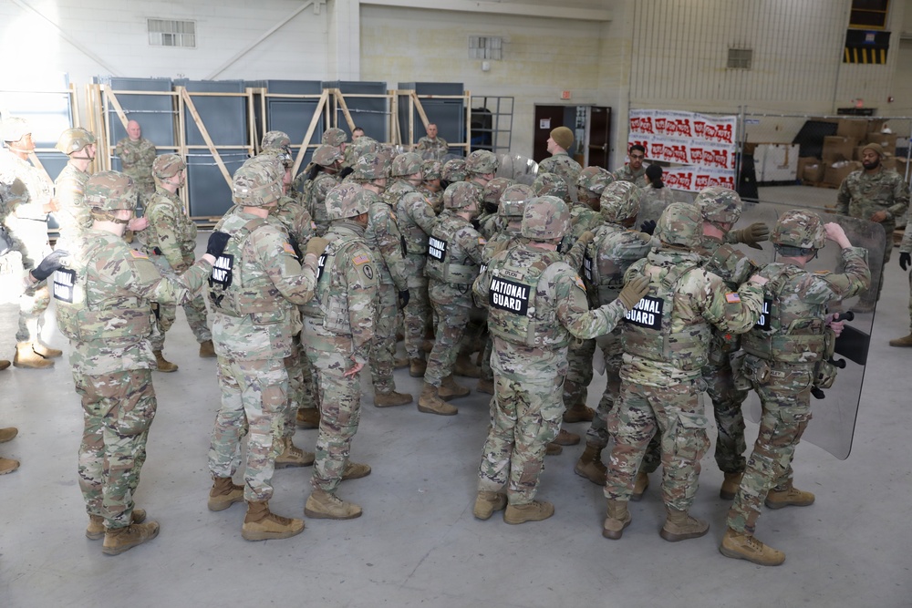 South Carolina National Guard Soldiers conduct security operations training at Joint Base Anacostia-Bolling