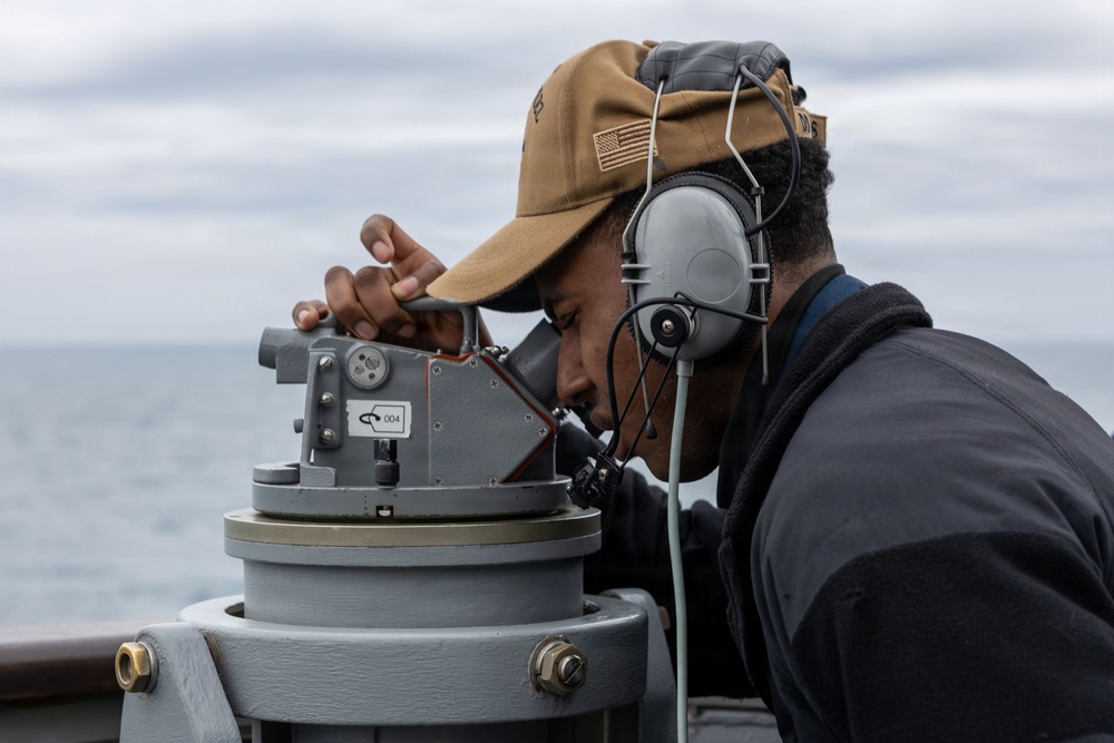 Watch Stander aboard the USS Gonzalez (DDG 66)