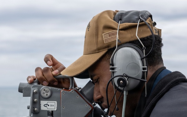 Watch Stander aboard the USS Gonzalez (DDG 66)