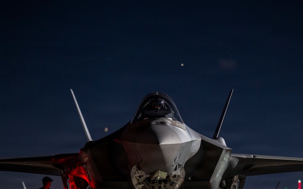 F-35s fly night ops for RF-N 26-1