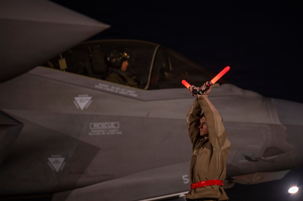 F-35s fly night ops for RF-N 26-1