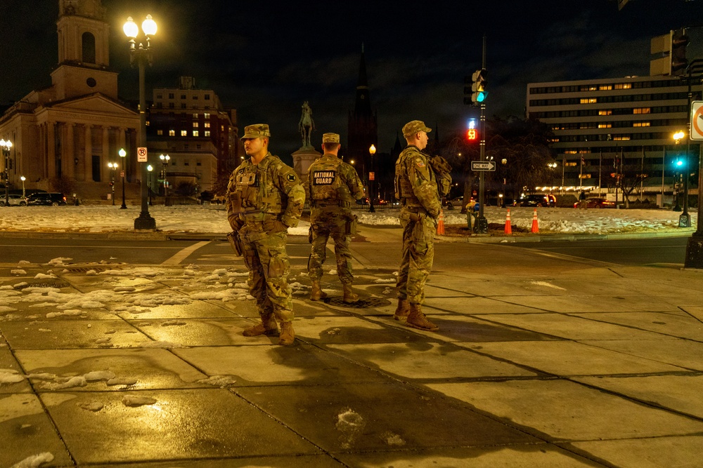 Arkansas Guardsmen Conduct Night Patrol in Support of D.C. Safe and Beautiful