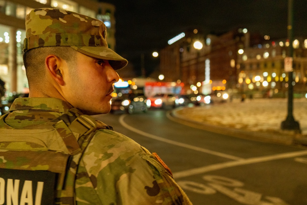 Arkansas Guardsmen Conduct Night Patrol in Washington D.C.