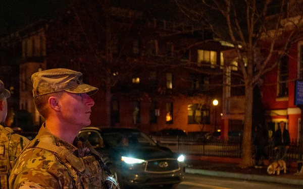 Arkansas Guardsmen Conduct Night Patrol in Support of D.C. Safe and Beautiful